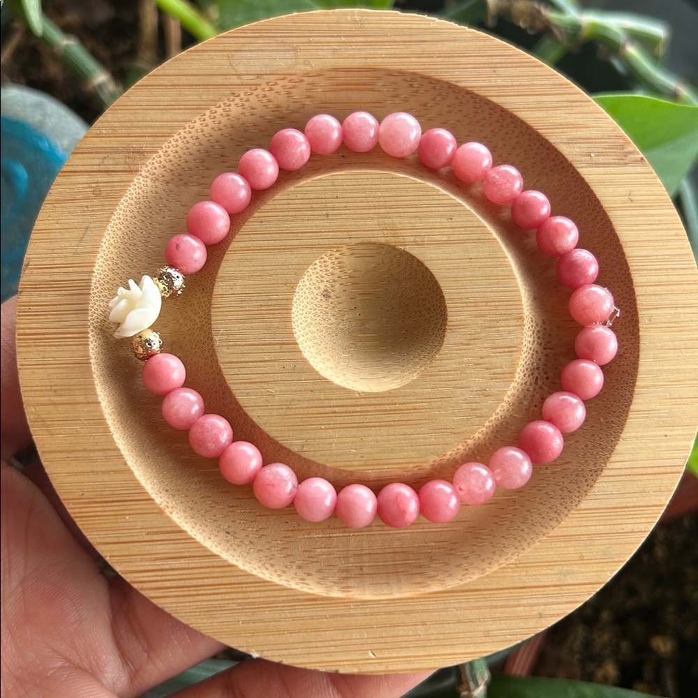 Handmade Pink Quartzite Beaded Bracelet with Rose Accent - Picture 2 of 4